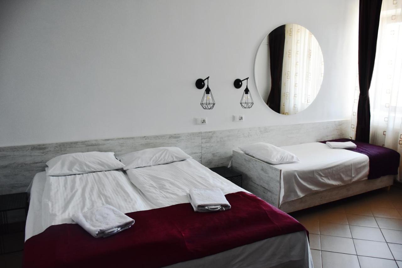Pension Recidency Орадеа Екстериор снимка