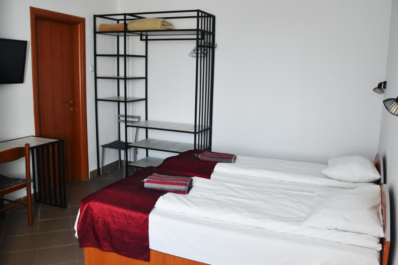 Pension Recidency Орадеа Екстериор снимка