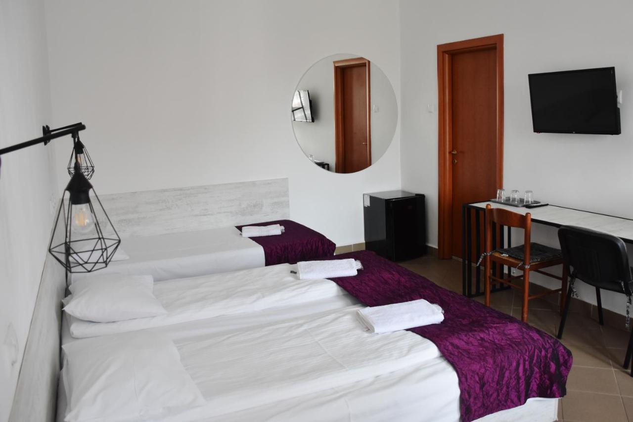 Pension Recidency Орадеа Екстериор снимка
