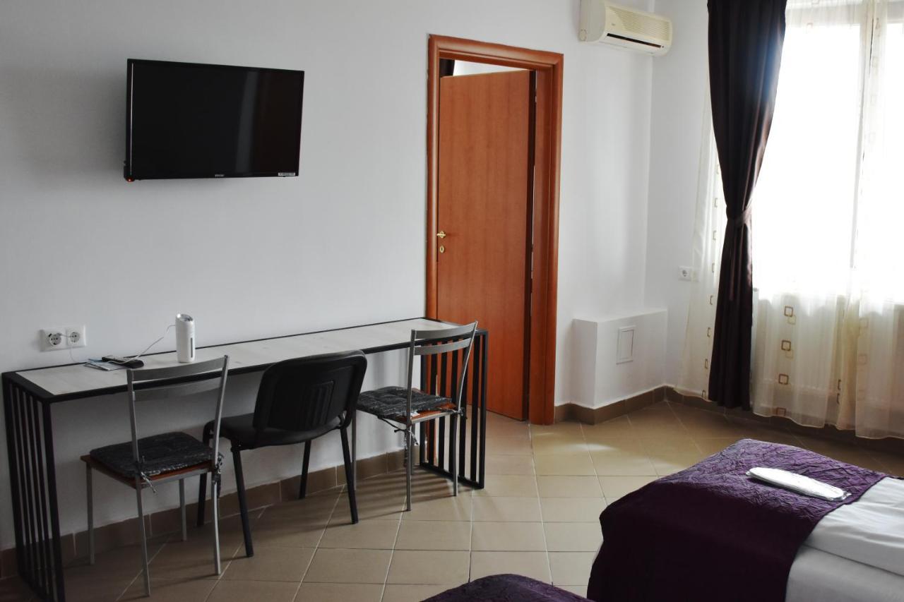Pension Recidency Орадеа Екстериор снимка